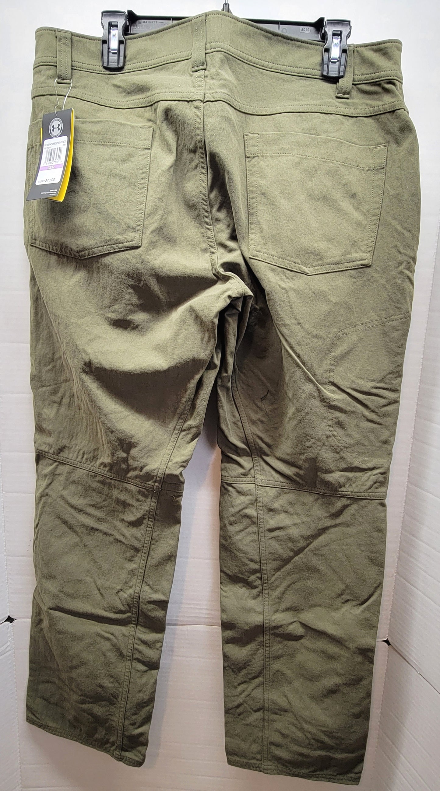Under Armour Men's Size 38/32 Loose Fit Pants Green Retail $70.00