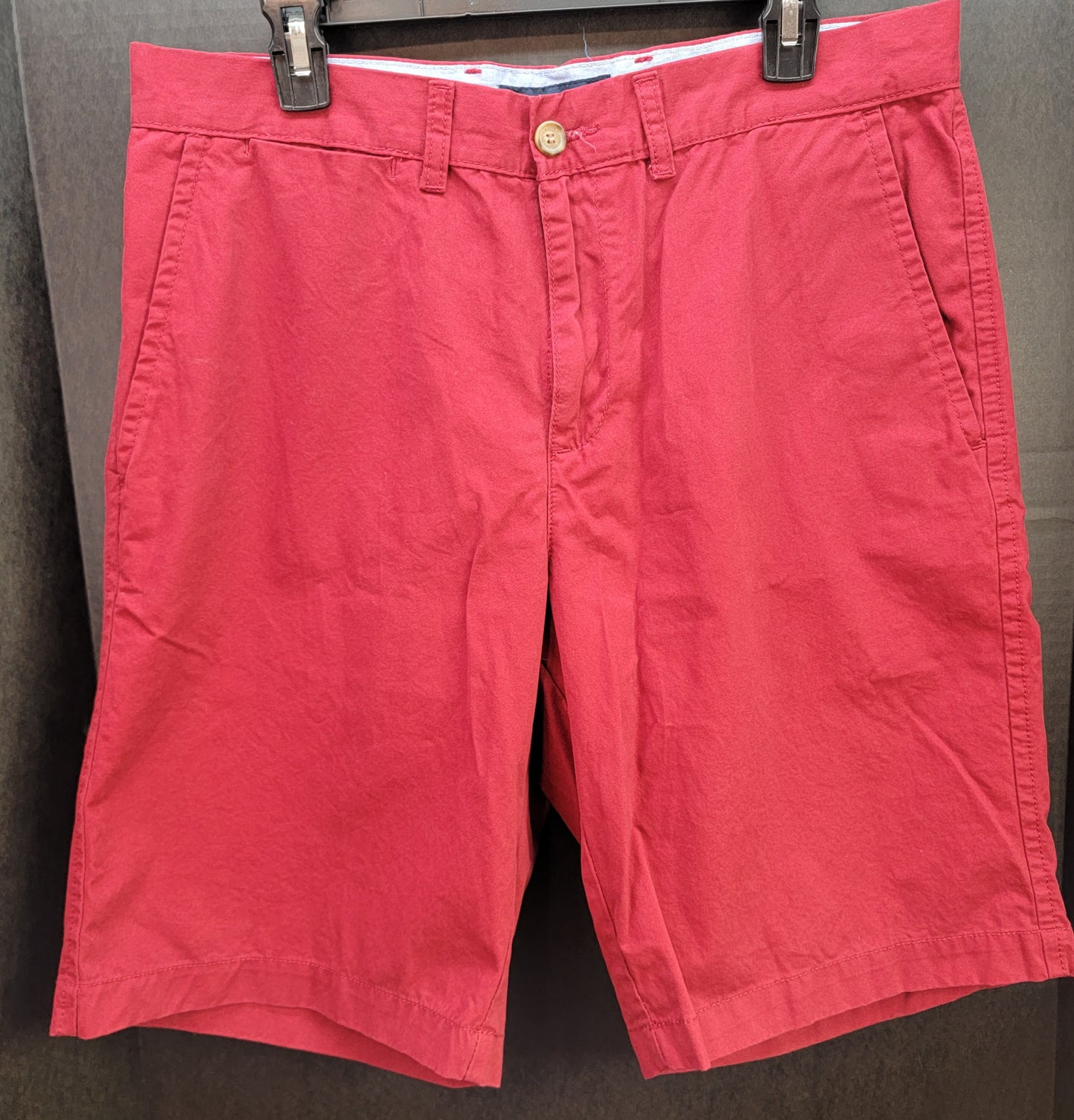 Tommy Hilfiger Men's Barn Red Shorts Size 34W Retail $39.98