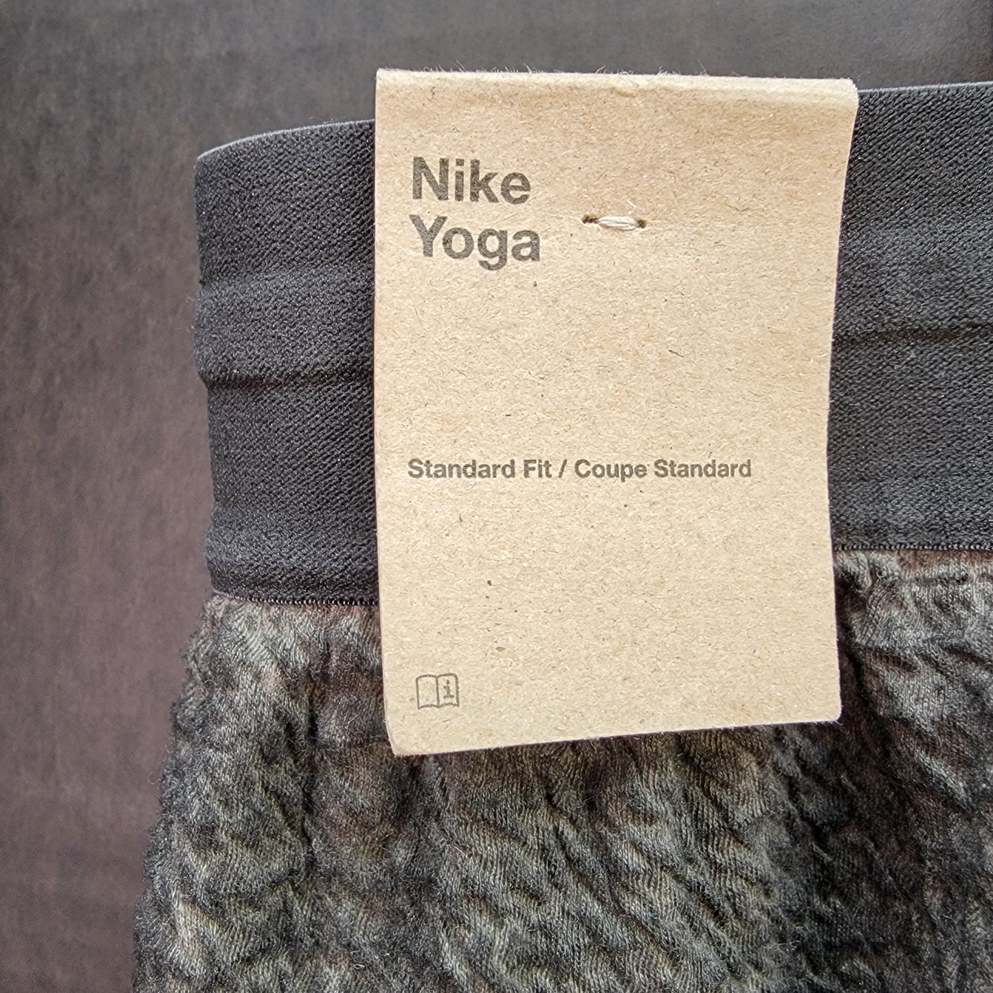Nike Mens Yoga Pants Size Med Standard Fit Dri Fit Retail $90